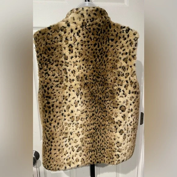Worthington Animal Print Faux Fur Vest - Picture 6 of 9
